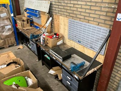 Übersichtsbild von Werkbank (2x)